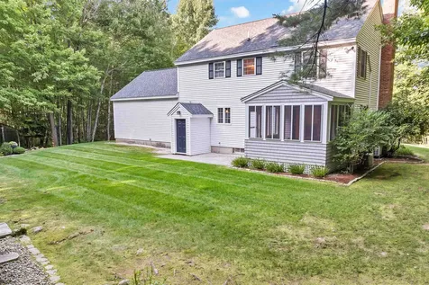 21 Cindy Drive Hooksett NH 03106