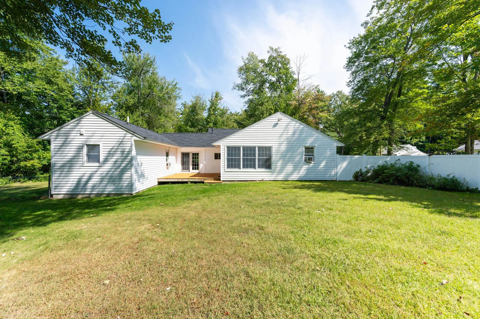 5 Dartmouth Lane Rochester NH 03867