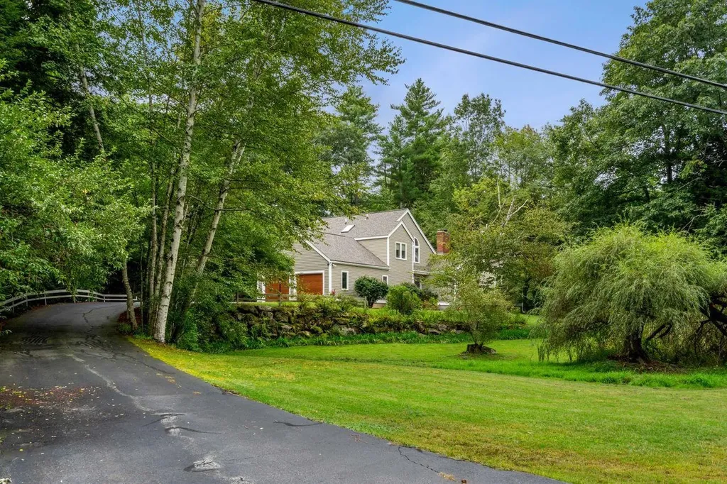 8 Brick Mill Road Bedford NH 03110