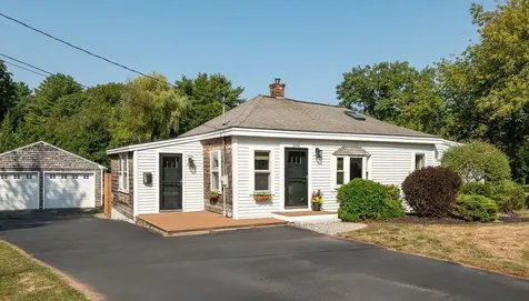 296 Jones Avenue Portsmouth NH 03801