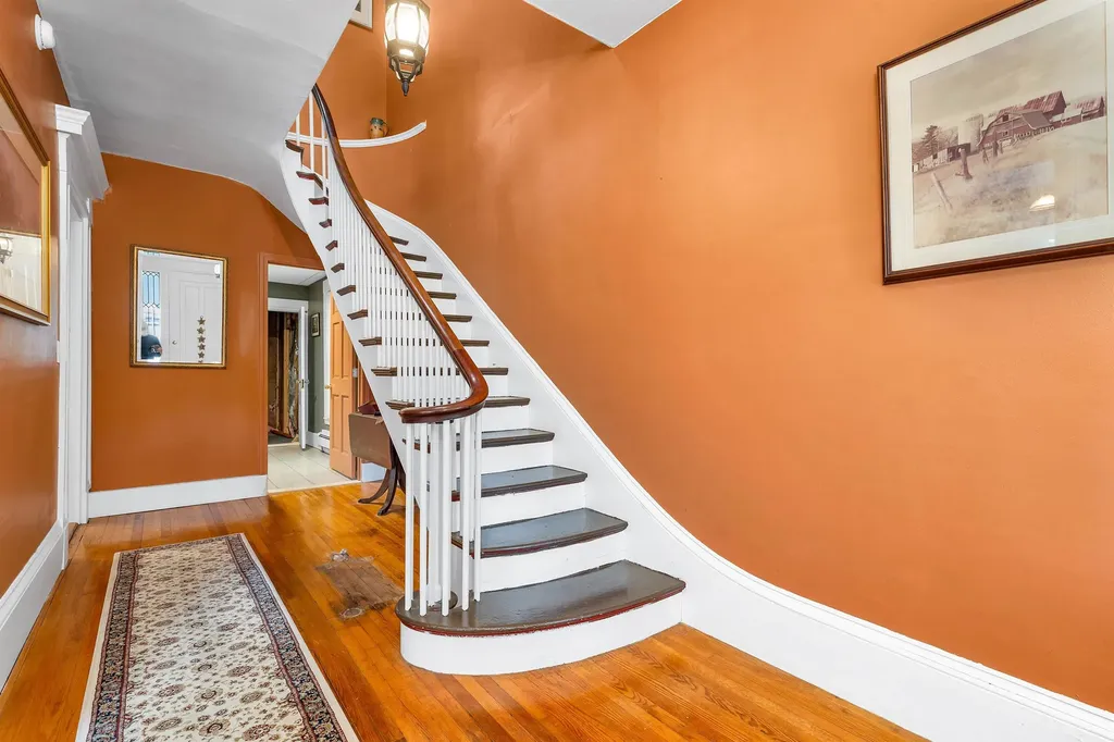 146 North Main Street Wolfeboro NH 03894