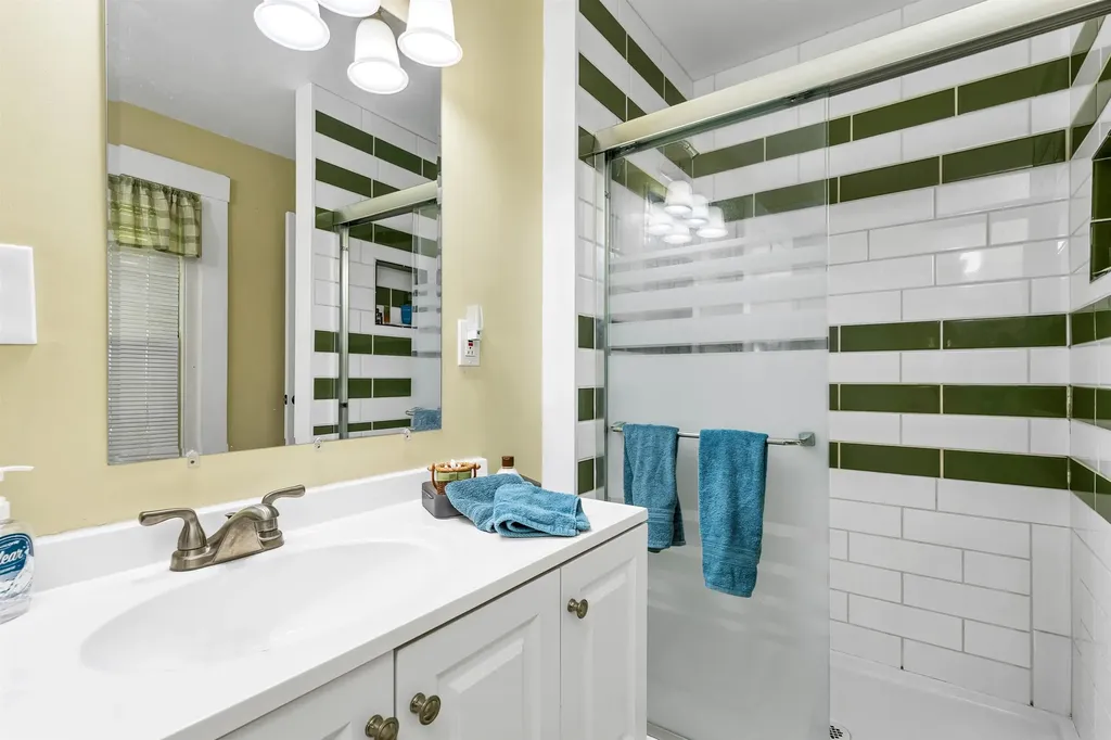 146 North Main Street Wolfeboro NH 03894