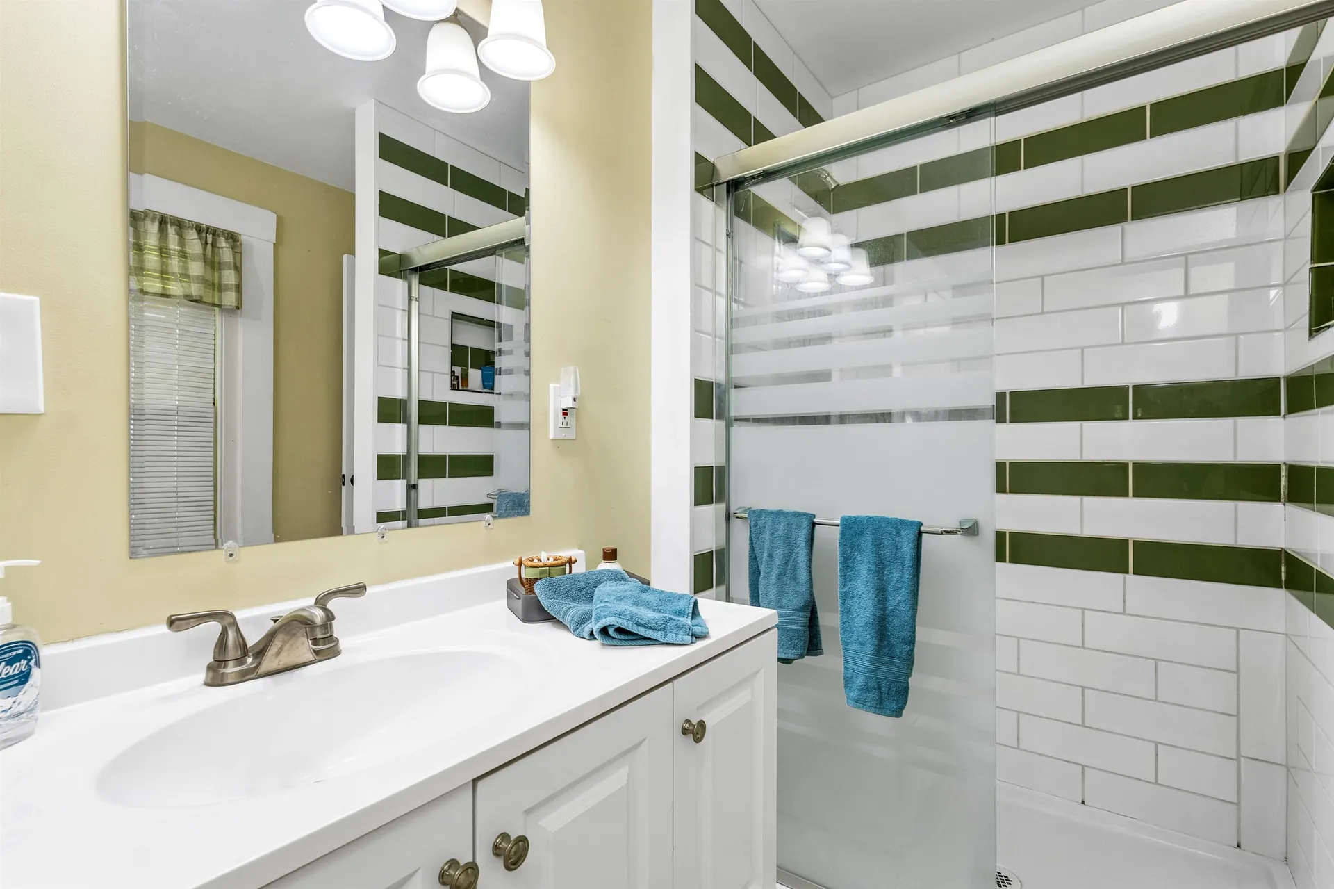 146 North Main Street Wolfeboro NH 03894