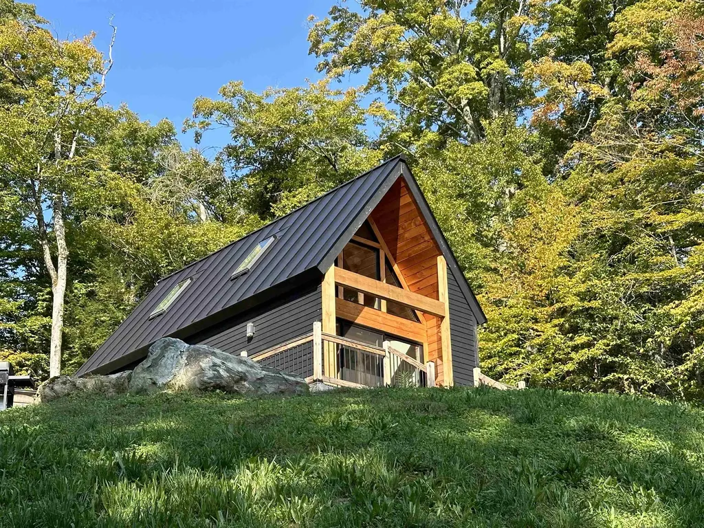 219 Deerwood Hill Londonderry VT 05155