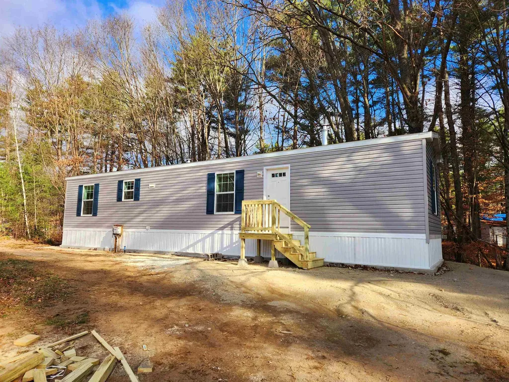 23 Hubbard Road Deering NH 03244-0000