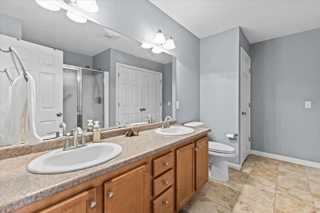 230 B Ledgewood Lane Georgia VT 05468