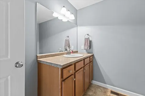 230 B Ledgewood Lane Georgia VT 05468