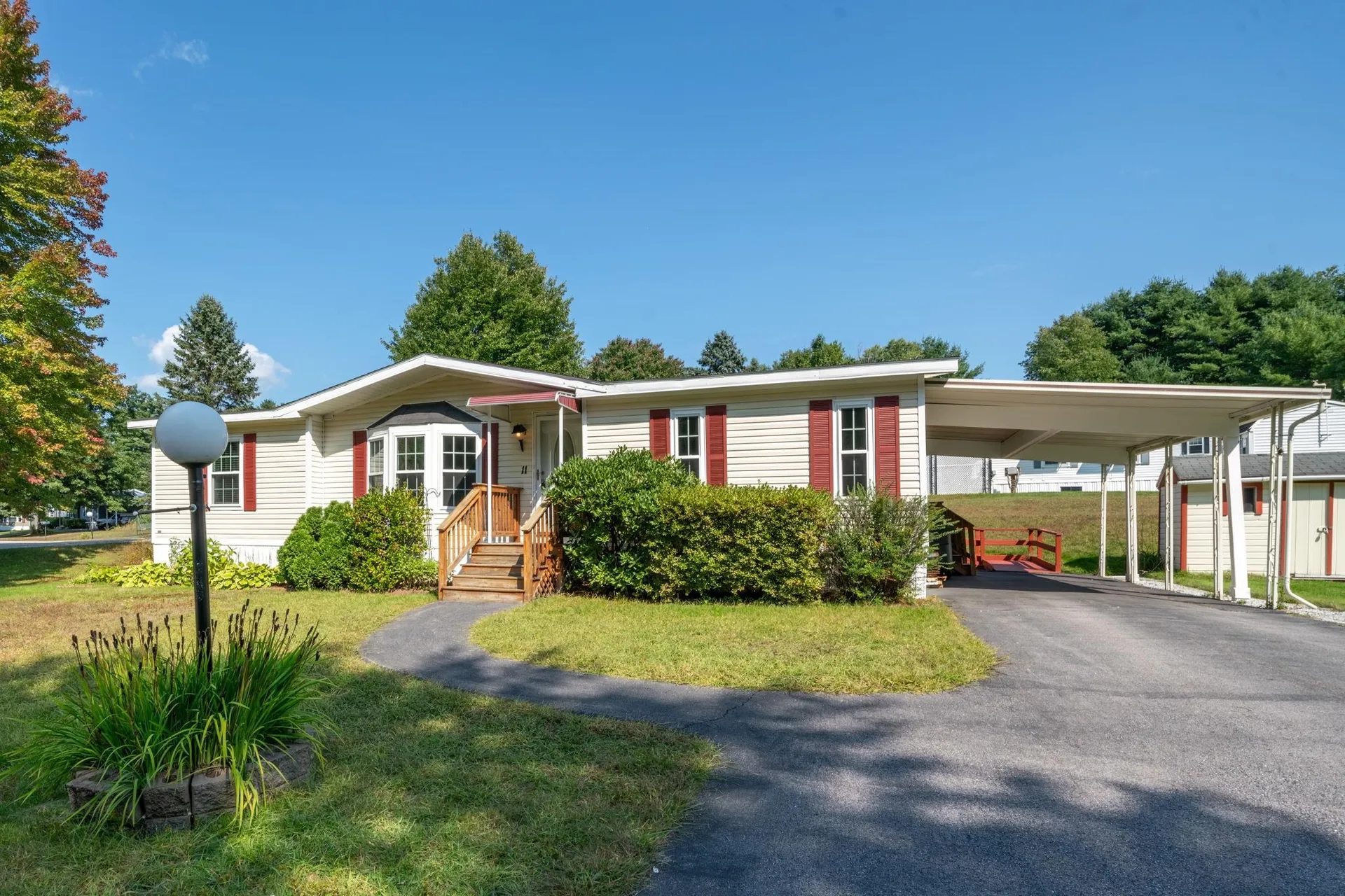 11 Cole Avenue Hooksett NH 03106