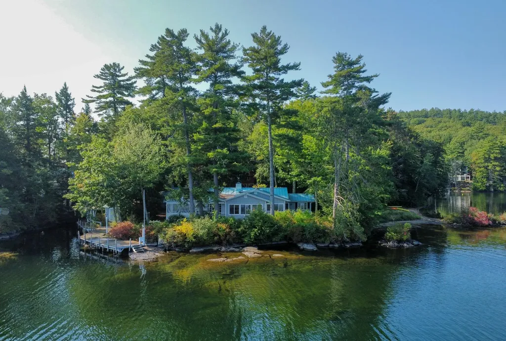 40 Oak Island Road Meredith NH 03253