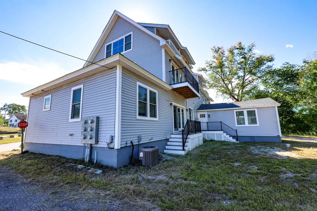 1966 Maple Street Hopkinton NH 03229