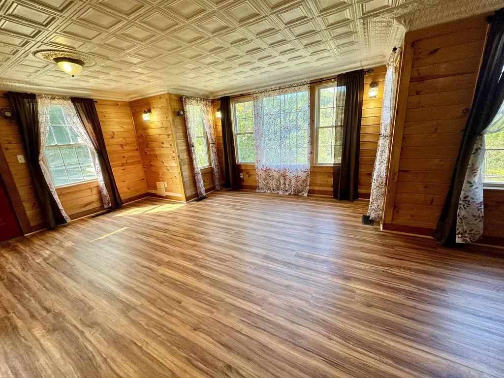 5 Thompson Road Topsham VT 05076