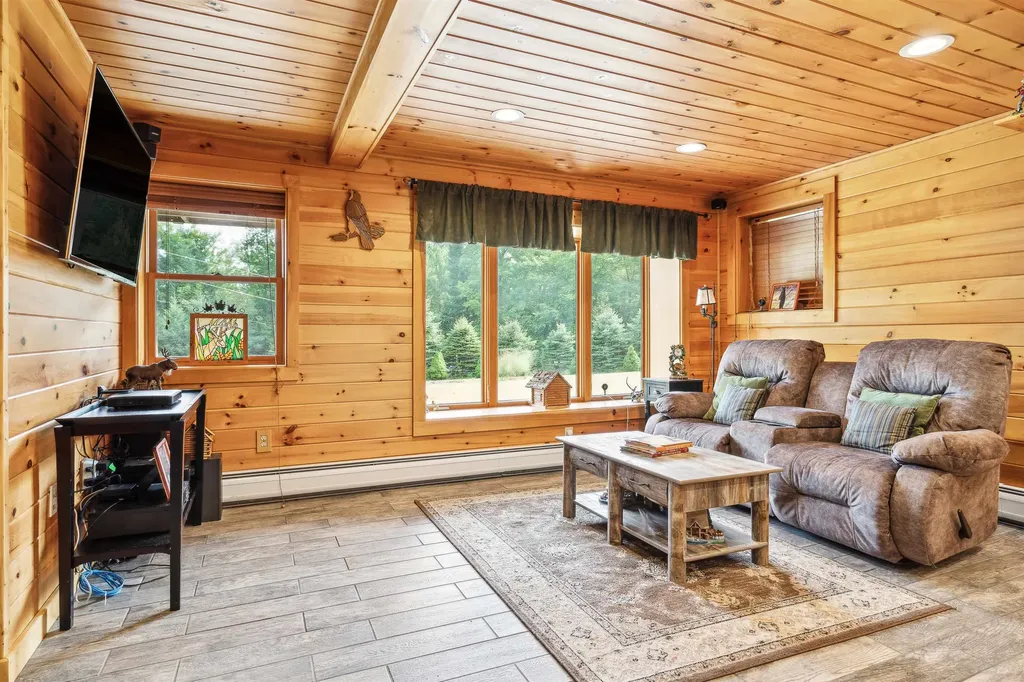 880 Court Street Haverhill NH 03765