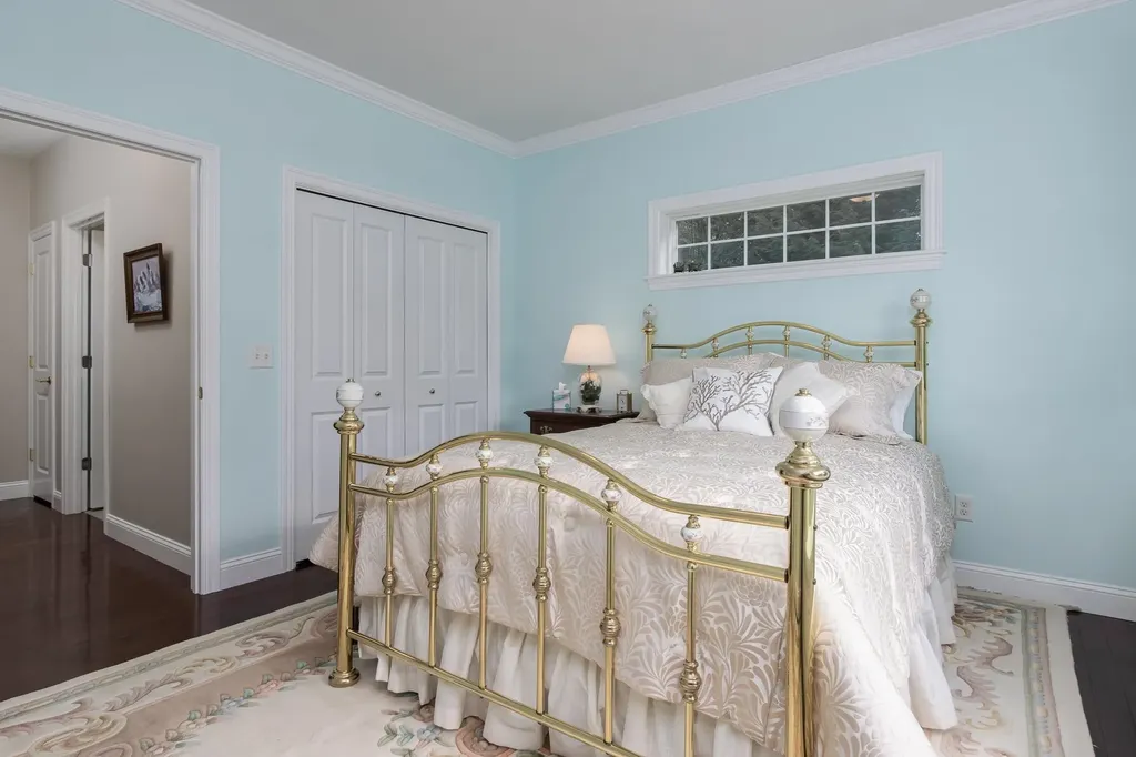 6 Swan Circle Concord NH 03301