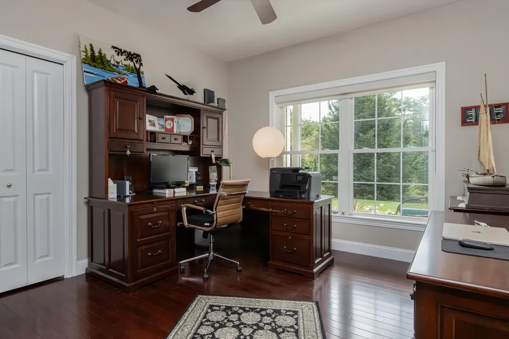6 Swan Circle Concord NH 03301