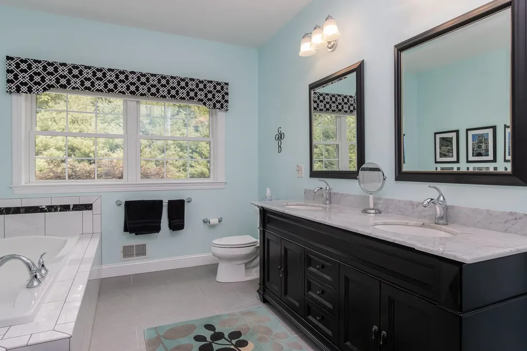 6 Swan Circle Concord NH 03301
