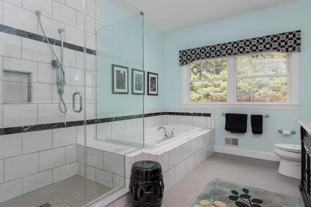 6 Swan Circle Concord NH 03301