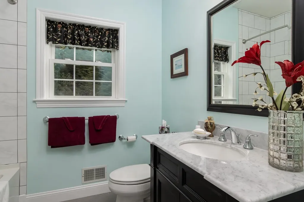 6 Swan Circle Concord NH 03301