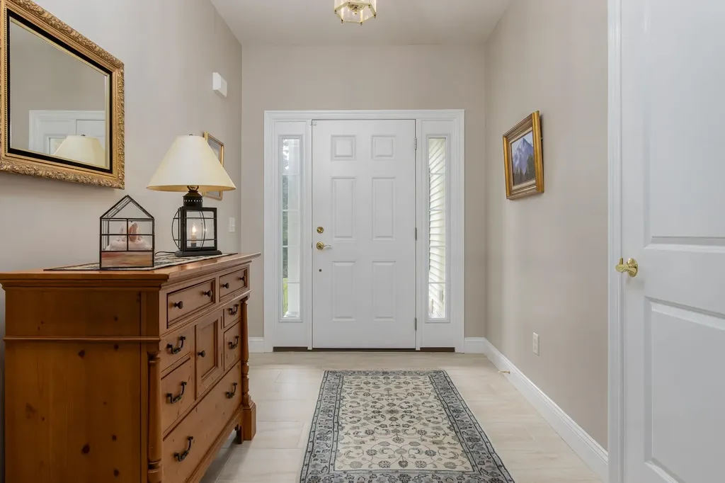 6 Swan Circle Concord NH 03301