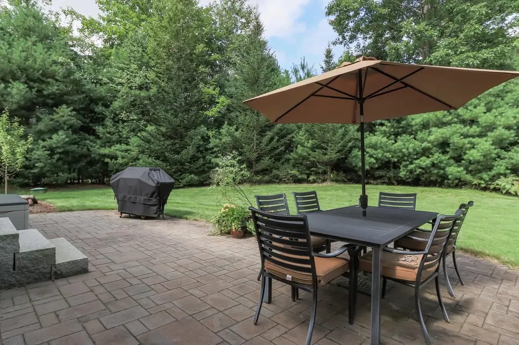 6 Swan Circle Concord NH 03301