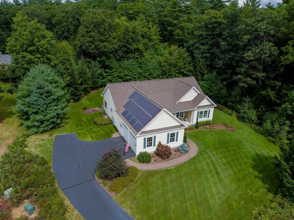 6 Swan Circle Concord NH 03301