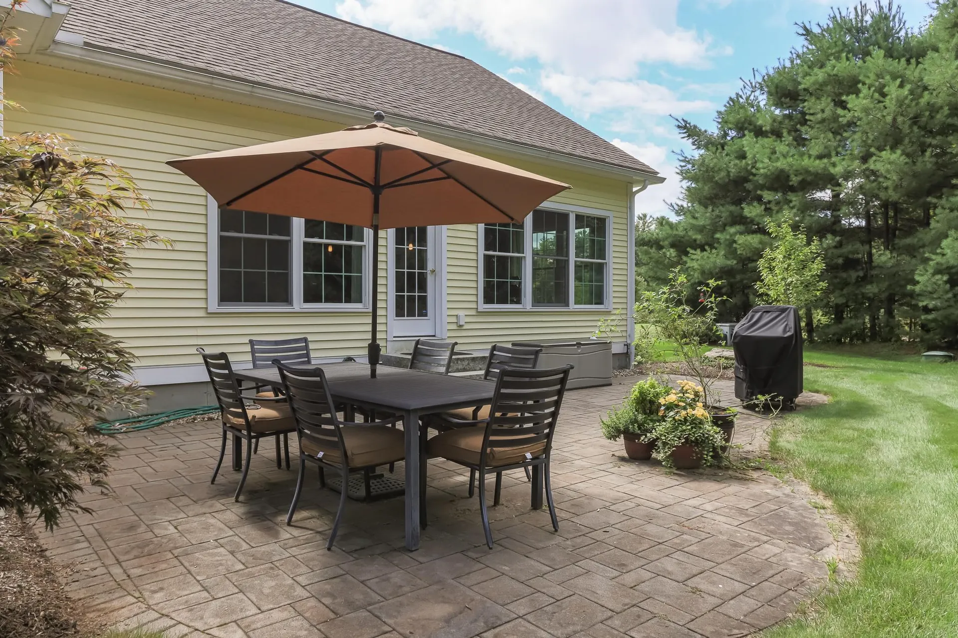 6 Swan Circle Concord NH 03301