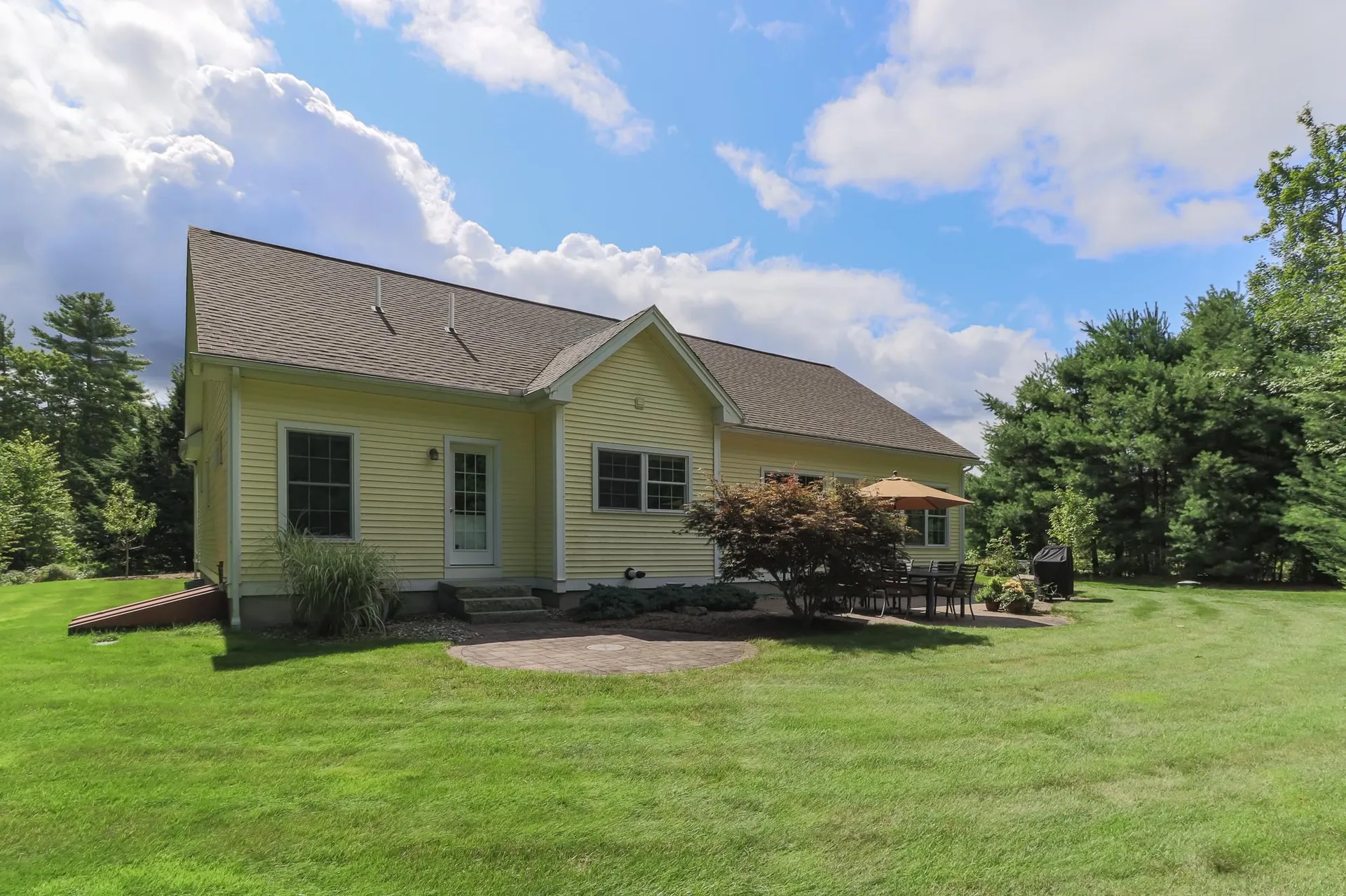 6 Swan Circle Concord NH 03301