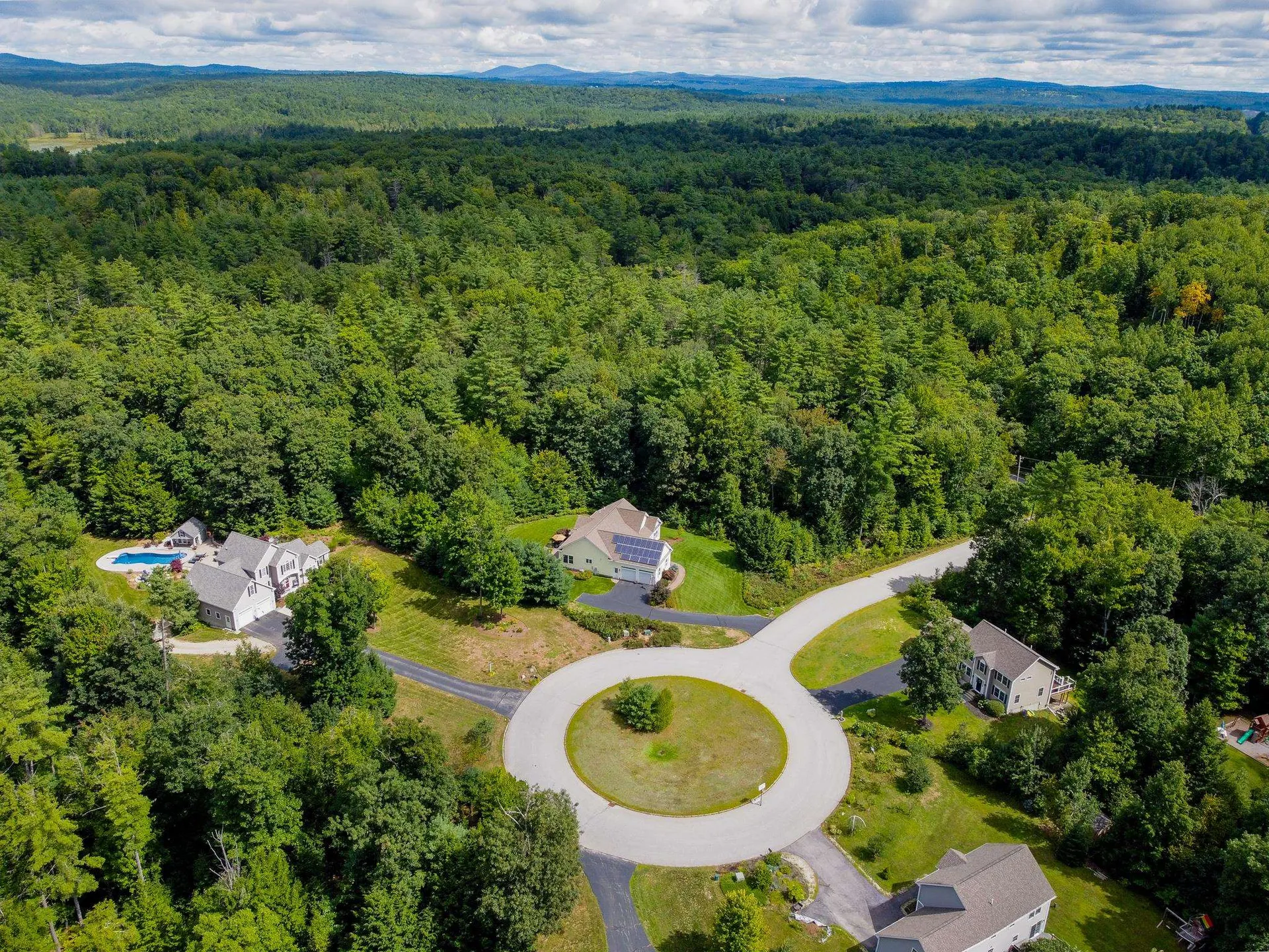 6 Swan Circle Concord NH 03301