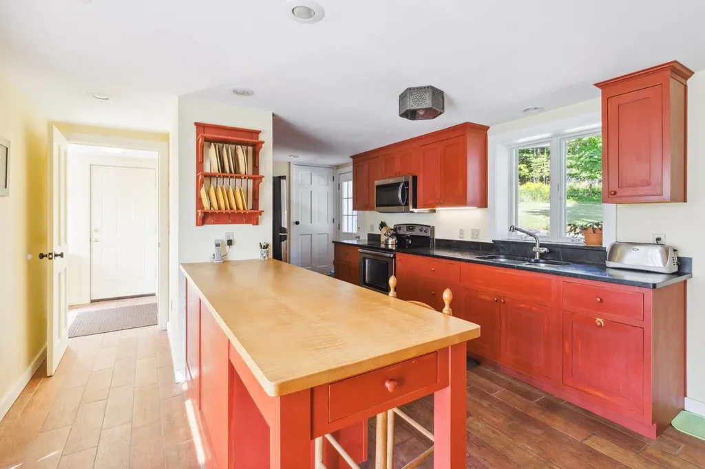 188 Burpee Road Dublin NH 03444