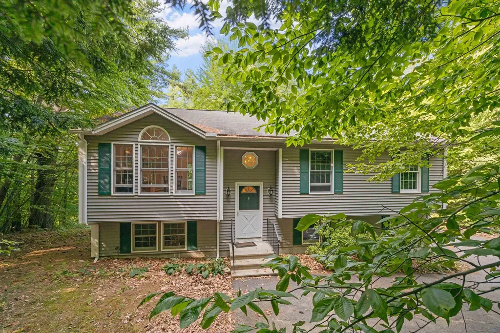 27 Buckboard Drive Gilford NH 03249
