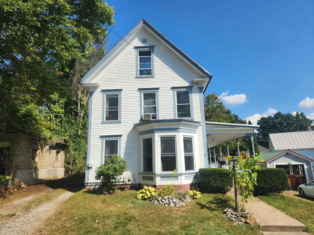 62 Maple Square Franklin NH 03235