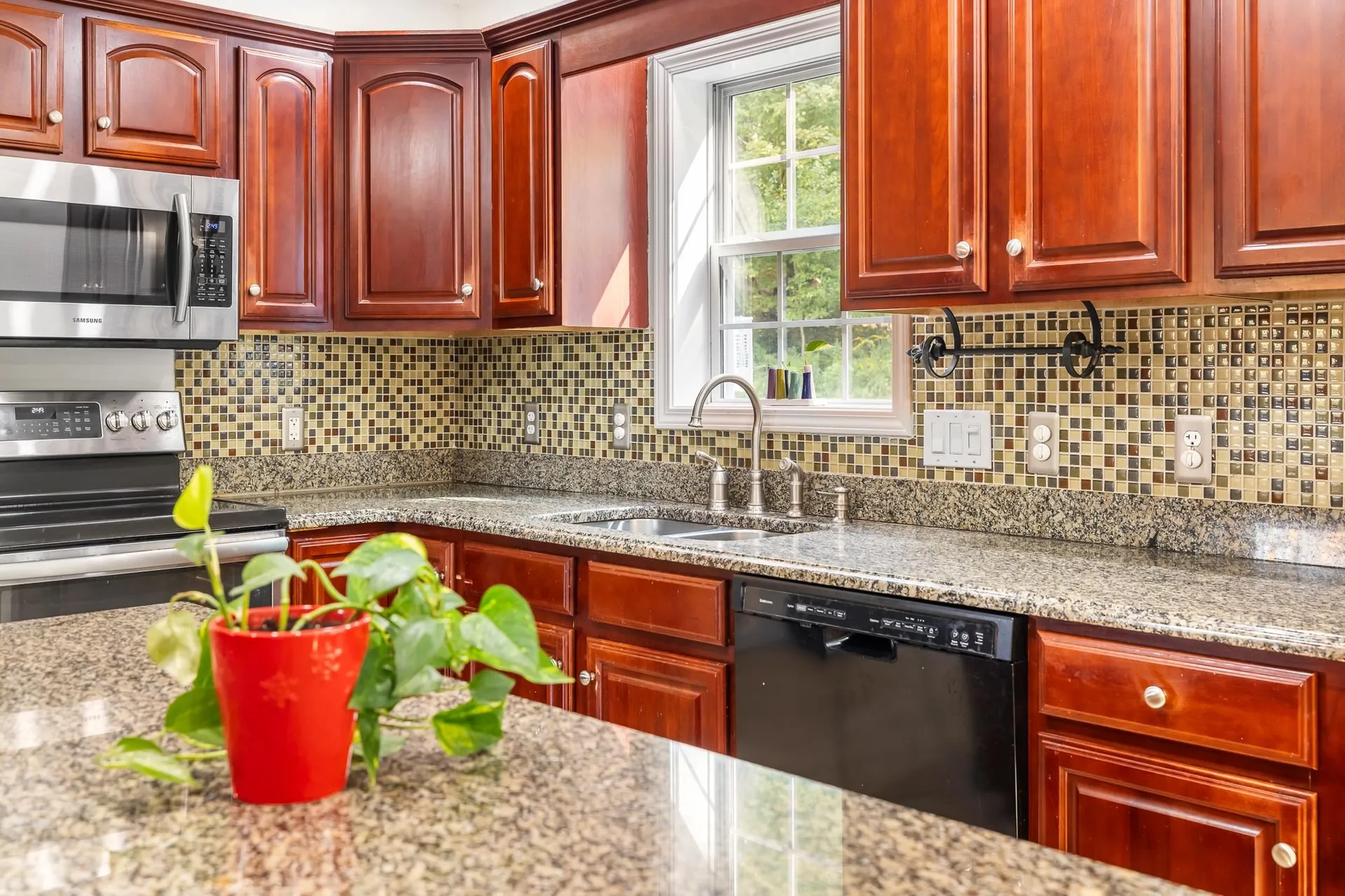 1734 Bliss Road Hartford VT 05001