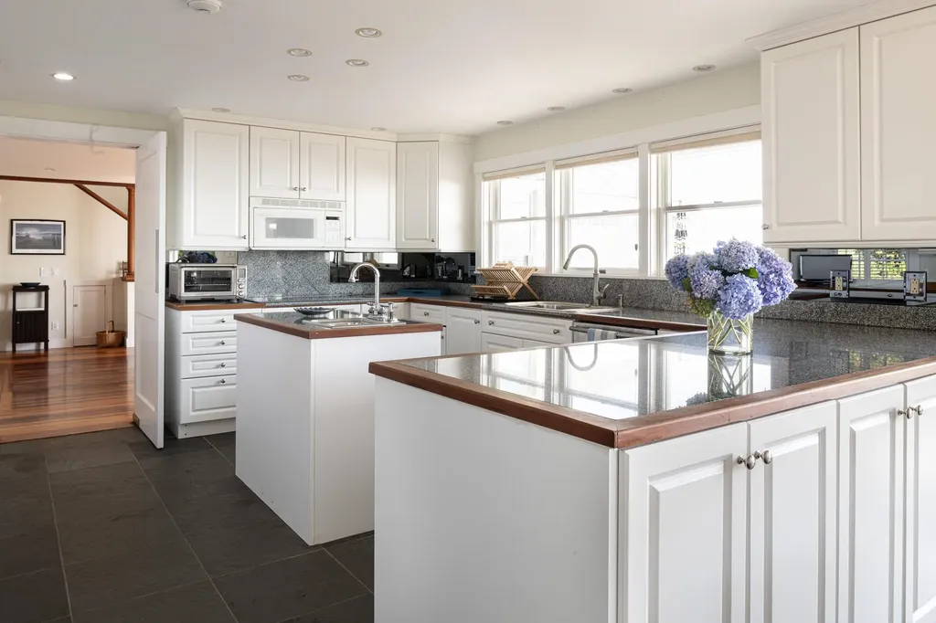 86 Goodwin Road Kittery ME 03905