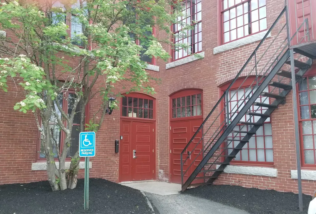 470 Silver Street Manchester NH 03103