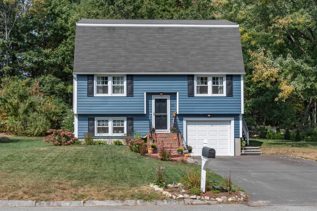14 Elaine Drive Nashua NH 03062