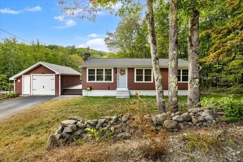 48 Apple Way Weare NH 03281