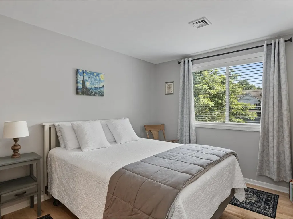 15 Hummingbird Lane South Burlington VT 05403