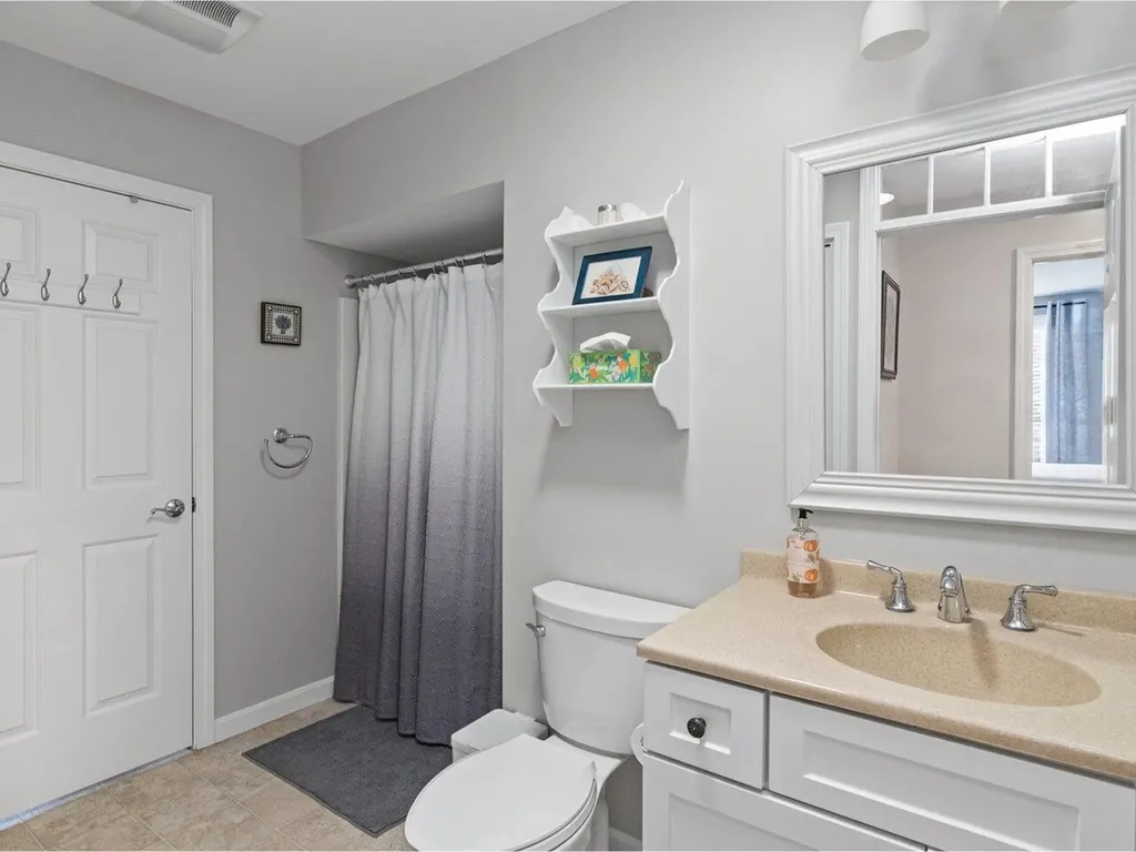 15 Hummingbird Lane South Burlington VT 05403