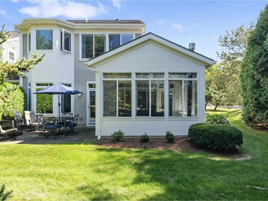 15 Hummingbird Lane South Burlington VT 05403