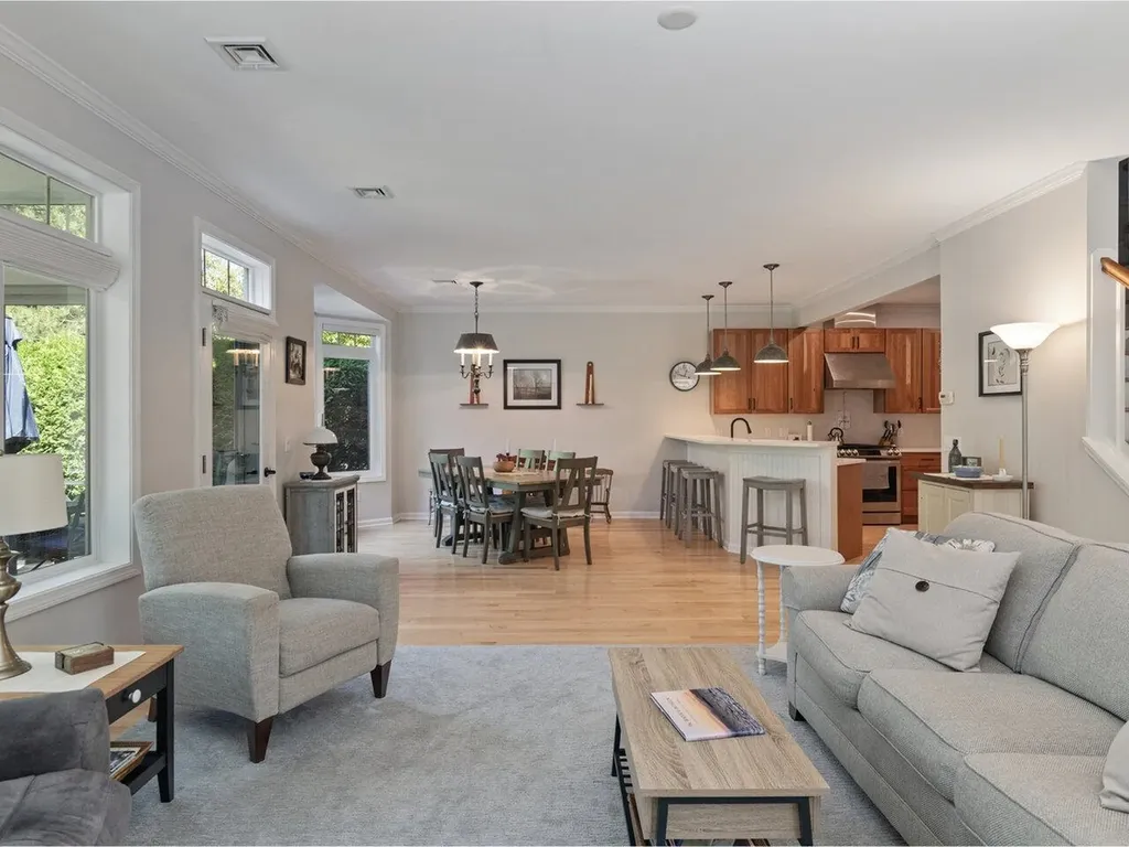 15 Hummingbird Lane South Burlington VT 05403