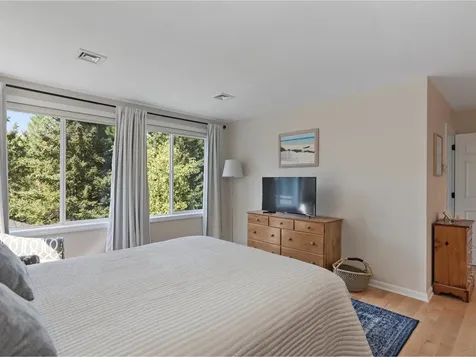 15 Hummingbird Lane South Burlington VT 05403