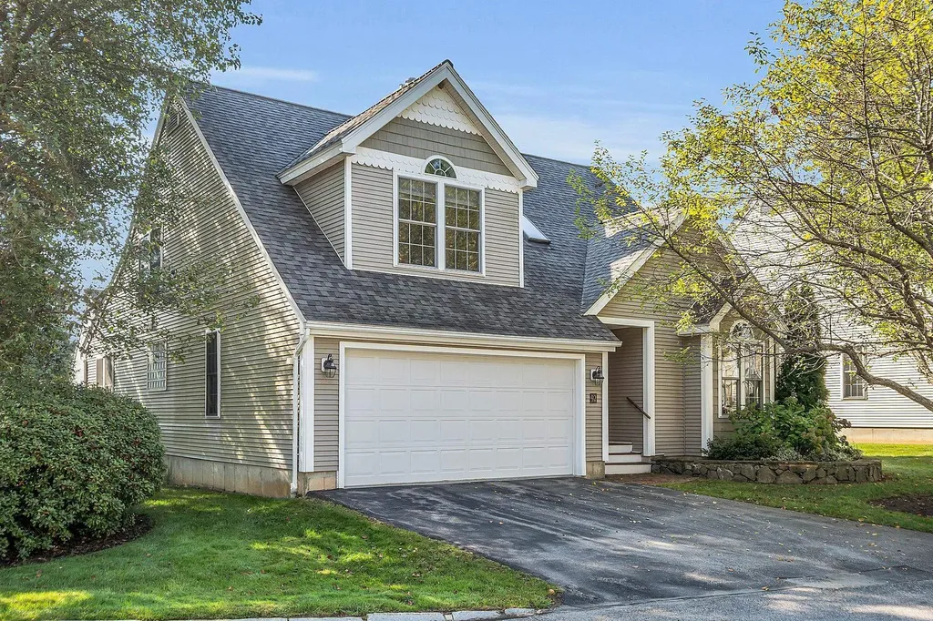 92 Hampton Meadows Hampton NH 03842