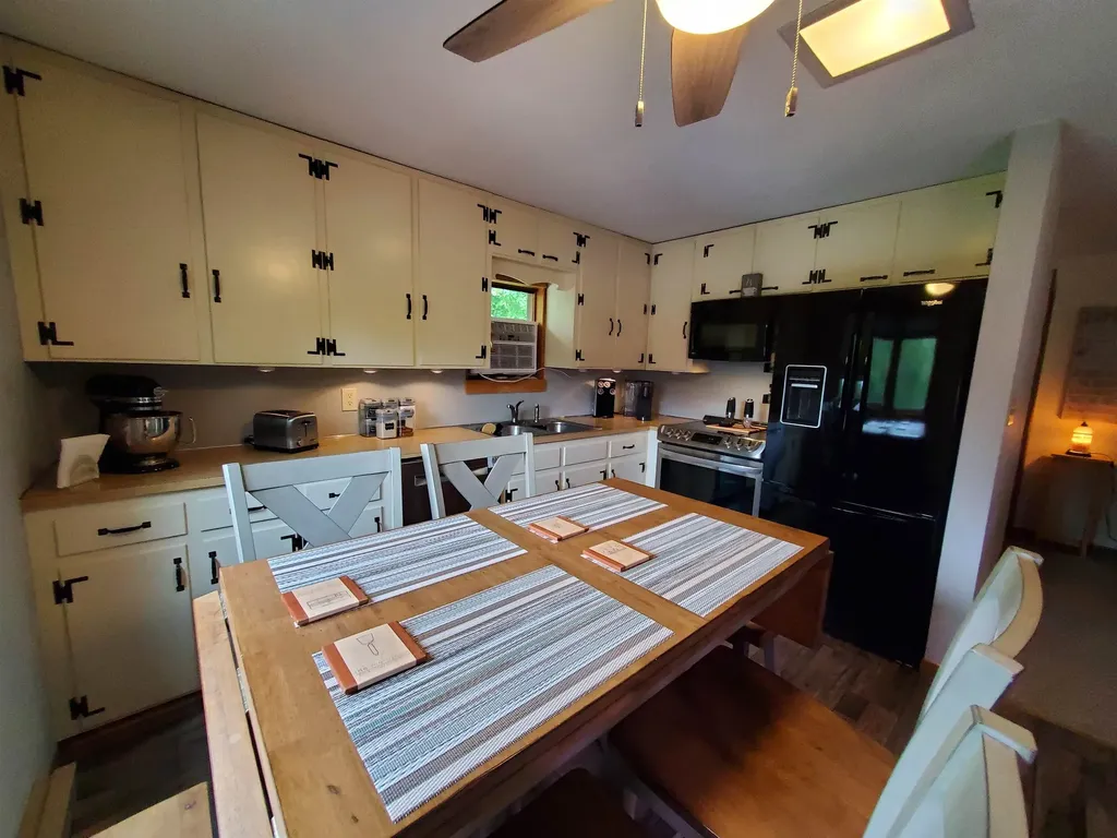 31 Warren Road Enfield NH 03748