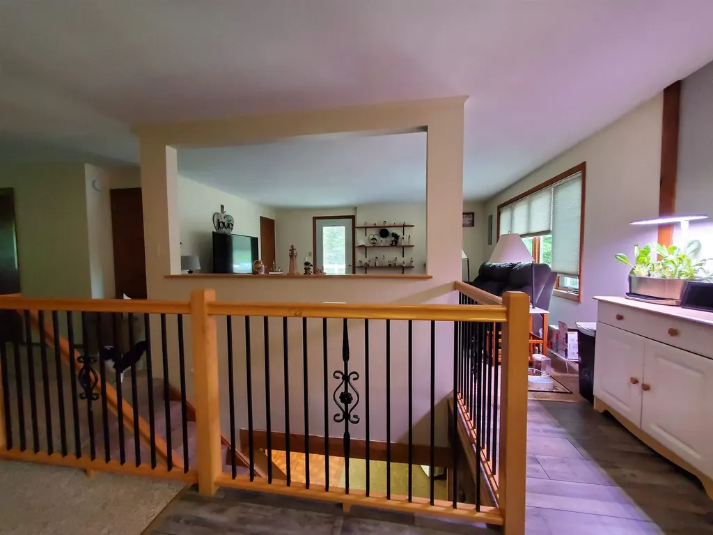 31 Warren Road Enfield NH 03748