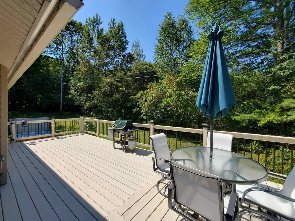 31 Warren Road Enfield NH 03748