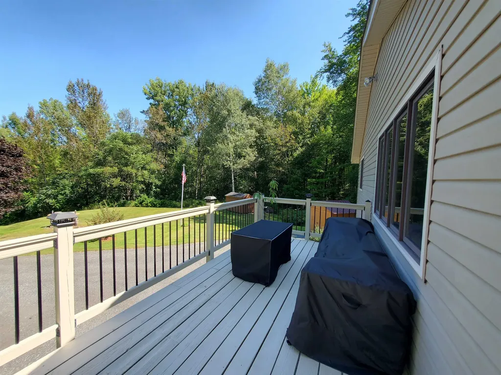 31 Warren Road Enfield NH 03748