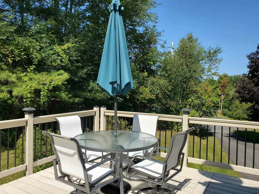 31 Warren Road Enfield NH 03748