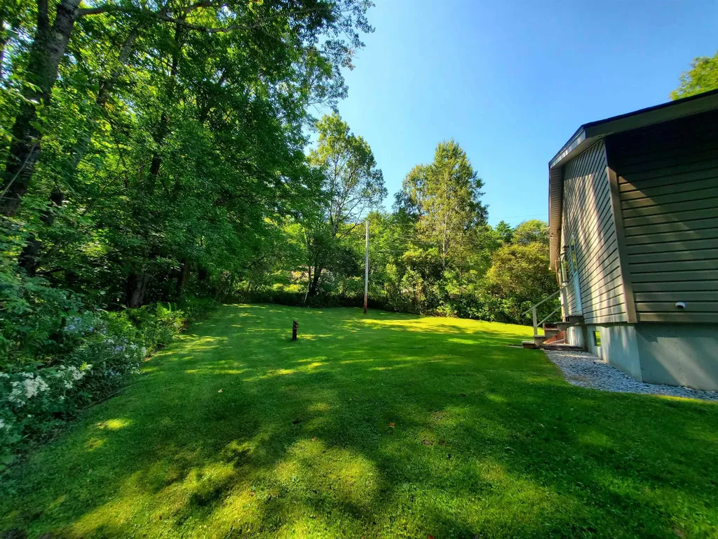 31 Warren Road Enfield NH 03748
