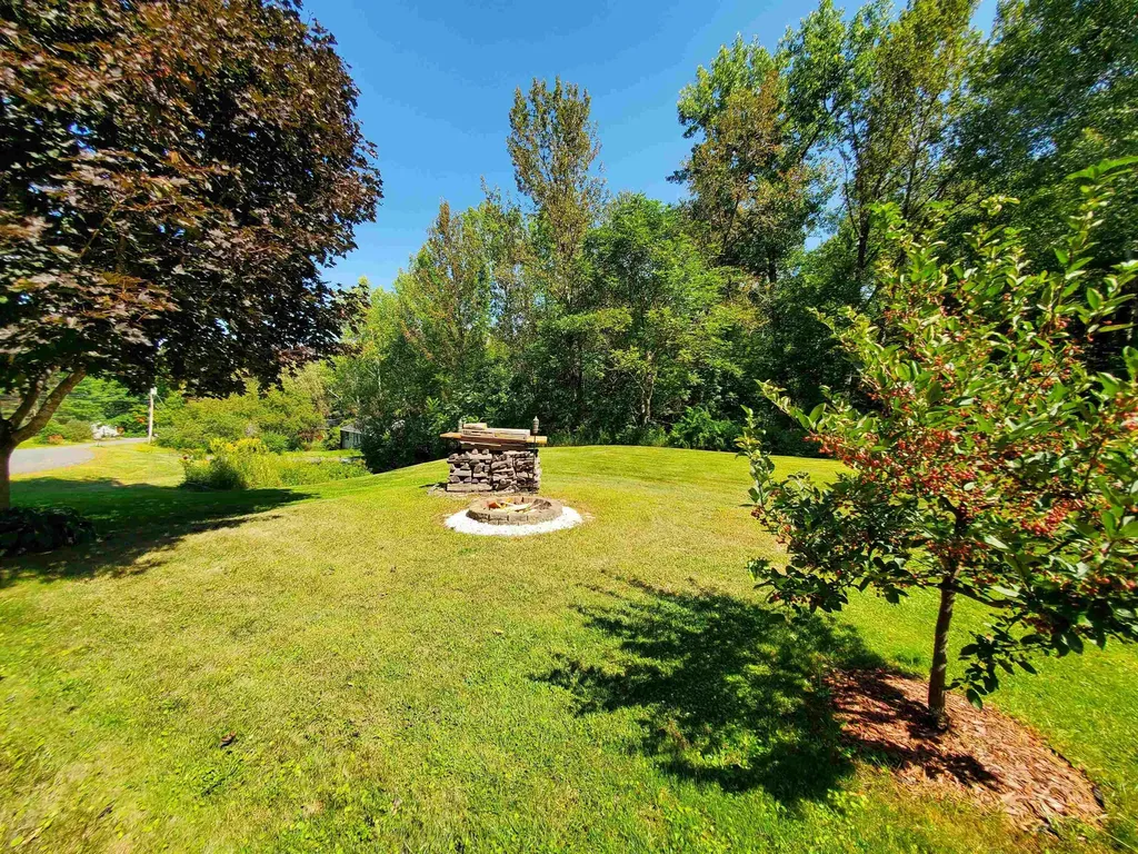 31 Warren Road Enfield NH 03748