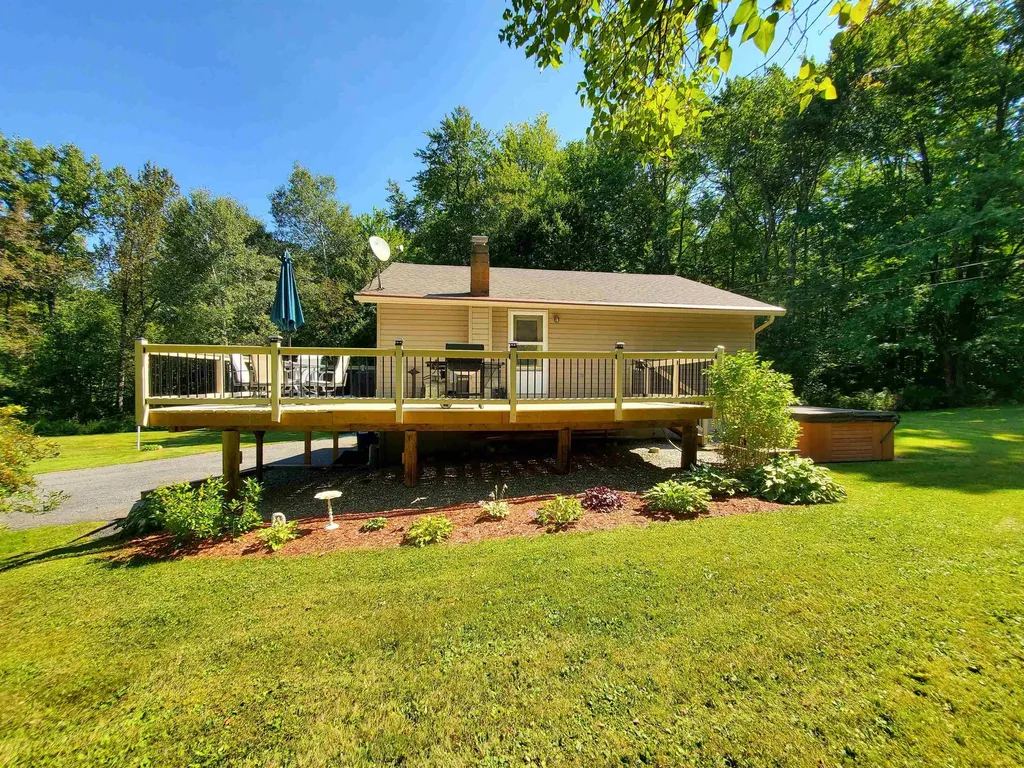 31 Warren Road Enfield NH 03748