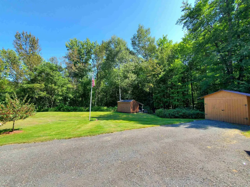 31 Warren Road Enfield NH 03748